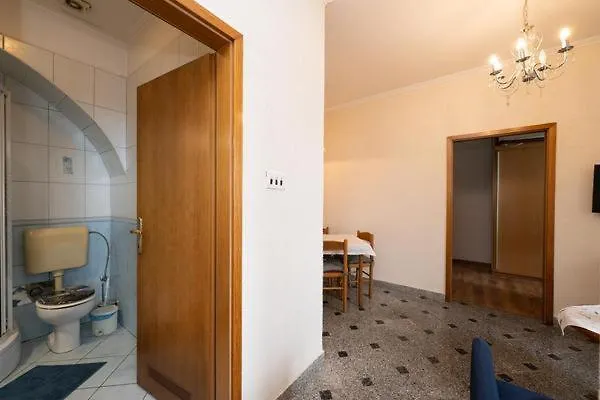 Vesna A2 公寓 伊卡